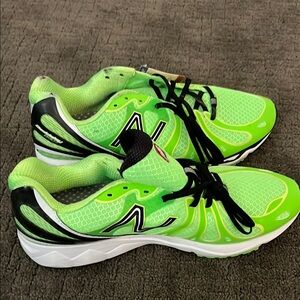 NWT New Balance M890GY3 Men’s Running Shoes